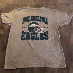 Philadelphia Eagles T-shirt. Size Large.
